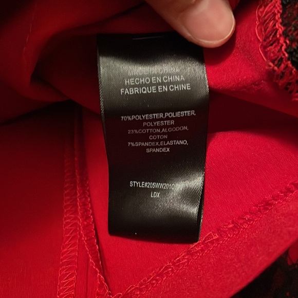 New! NWT 2b Bebe beautiful red skirt with side black lace size 4 - Picture 12 of 12